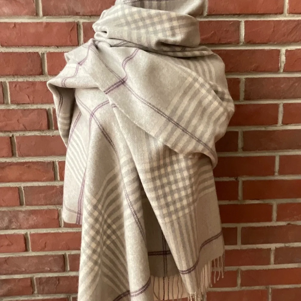The Woollen Market Ireland 100%Merino Wool Throw Blanket Wrap Shawl 29”x78”NWOT